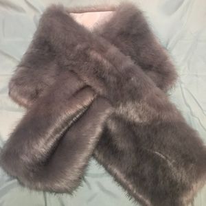WORN ONCE FAUX GRAY FUR Stole